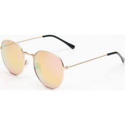 Okulary przeciwsłoneczne - Różowy. Okulary przeciwsłoneczne marki Cropp. Za 29.99 zł.
