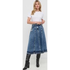 MAX&Co. spódnica jeansowa midi rozkloszowana. Niebieskie spódnice MAX&Co., z aplikacjami, z denimu, midi, rozkloszowane. W wyprzedaży za 569.99 zł.