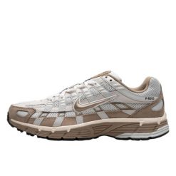 Buty do chodzenia dla dorosłych Nike P-6000 Hangul Day. Brązowe buty treningowe Nike, bez wzorów, z materiału, bez zapięcia, trekkingowe. Za 1,999.09 zł.