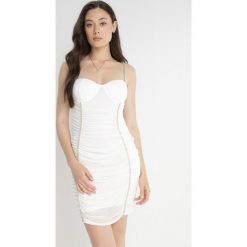 Biała Sukienka Dianolis. Białe sukienki Born2be, m, z aplikacjami, klasyczne, bez kołnierzyka, bez ramiączek, mini, dopasowane. W wyprzedaży za 116.99 zł.