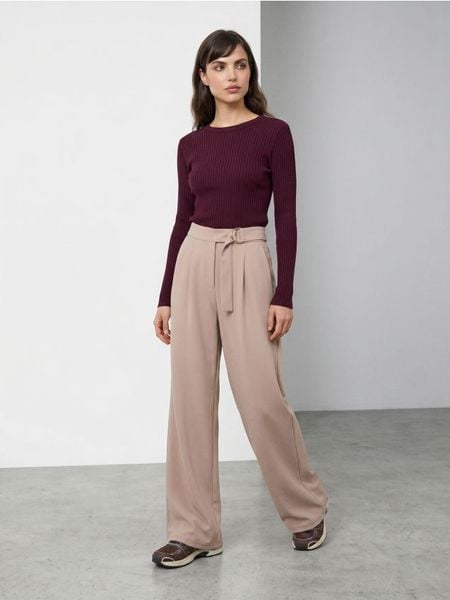 Prążkowany sweter z wiskozą - fioletowy. Fioletowe swetry Sinsay, l, bez wzorów, prążkowane, bez ramiączek. Za 29.99 zł.