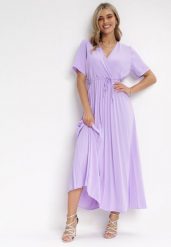 Fioletowa Sukienka Plisowana Maxi z Wiązanym Paskiem Dianiza. Fioletowe sukienki Born2be, bez wzorów, z materiału, bez kołnierzyka, bez ramiączek, maxi. Za 139.99 zł.