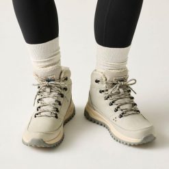 Buty trekkingowe damskie Regatta Sherbourne. Szare buty trekkingowe Regatta, bez zapięcia. W wyprzedaży za 342.00 zł.