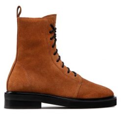 Botki Simple. Brązowe botki Simple, bez wzorów, bez obcasa, na płaskiej podeszwie, bez zapięcia. Za 299.99 zł.