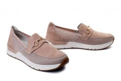 RIEKER 58955-31 pink, półbuty damskie. Czerwone półbuty wsuwane Rieker, bez wzorów, bez obcasa. Za 329.90 zł.