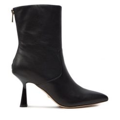 Botki Marciano Guess. Czarne botki Marciano Guess, z aplikacjami, bez obcasa, na szpilce, bez zapięcia. Za 869.99 zł.