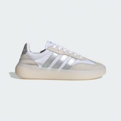 Buty Barreda Decode. Białe buty trekkingowe adidas, z syntetyku, bez zapięcia. Za 369.00 zł.