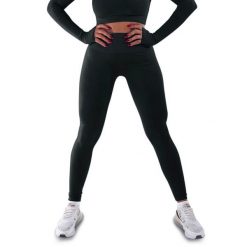 Techniczne legginsy z efektem push-up i idealną sylwetką. Czarne legginsy R-EVENGE, bez wzorów, z elastanu, sportowe. Za 195.88 zł.