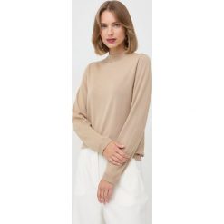 Max Mara Leisure sweter wełniany damski kolor beżowy lekki. Brązowe swetry Max Mara Leisure, m, bez wzorów, z dzianiny, bez ramiączek. W wyprzedaży za 519.99 zł.