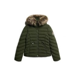 Kurtka puchowa damska z kapturem i sztucznym futrem Superdry Fuji. Zielone kurtki Superdry, bez wzorów, z puchu, z kapturem. Za 599.80 zł.