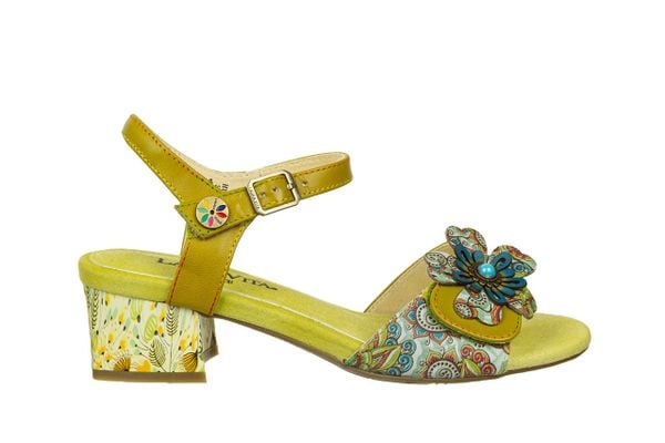 Sandały Laura Vita Hucbio 42 Vert 202067, Żółty, Skóra naturalna - 38. Żółte sandały LAURA VITA, bez wzorów, z materiału, eleganckie, bez obcasa, na słupku, bez zapięcia. W wyprzedaży za 224.10 zł.