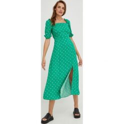 Answear Lab sukienka kolor zielony midi rozkloszowana. Zielone sukienki Answear Lab, l, bez wzorów, bez kołnierzyka, bez ramiączek, midi, rozkloszowane. Za 179.99 zł.