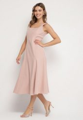 Różowa Klasyczna Sukienka o Rozkloszowanym Kroju Delure. Czerwone sukienki Born2be, l, z aplikacjami, eleganckie, bez kołnierzyka, bez ramiączek, midi, rozkloszowane. W wyprzedaży za 84.99 zł.
