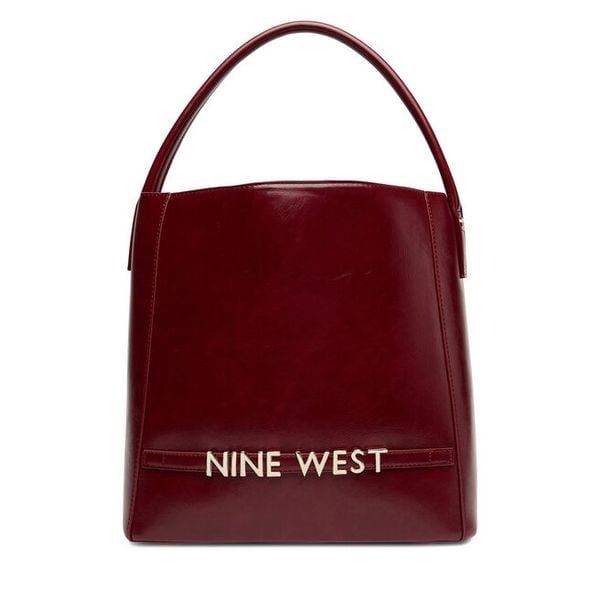 Torebka Nine West. Czerwone torebki klasyczne Nine West, bez wzorów, klasyczne, bez dodatków. Za 329.99 zł.