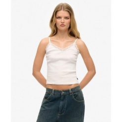 Krótki top z koronkową lamówką dla kobiet Superdry Essential. Białe bielizna termoaktywna damska Superdry, bez wzorów, z koronki, bez ramiączek. W wyprzedaży za 99.40 zł.