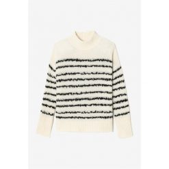 Damski sweter z długim rękawem Le Temps des cerises August. Białe swetry Le Temps Des Cerises, na zimę, bez wzorów, bez ramiączek. Za 383.00 zł.