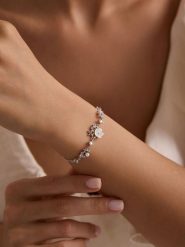 Lodie Silver Srebrna bransoletka z elementami ozdobnymi rozmiar: onesize. Białe bransoletki Lodie Silver, z cyrkonią, srebrne. Za 204.96 zł.