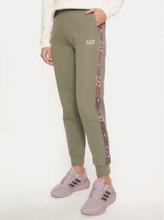 EA7 Emporio Armani Spodnie dresowe 6DTP81 TJUXZ 1898 Zielony Regular Fit. Zielone spodnie dresowe EA7 Emporio Armani, bez wzorów, z bawełny. Za 239.99 zł.
