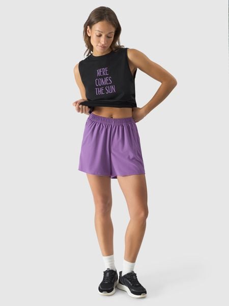 4F Spodenki plażowe damskie - fioletowe XL. Fioletowe szorty 4f, bez wzorów, z elastanu, wakacyjne. W wyprzedaży za 39.99 zł.