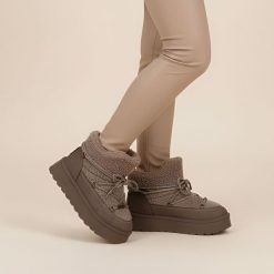 Śniegowce damskie Big Star, ocieplane futerkiem na grubej platformie z okrągłym noskiem, brązowe, SS274112. Brązowe śniegowce BIG STAR, bez wzorów, bez zapięcia. Za 159.00 zł.