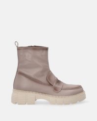 BEŻOWE BOTKI DAMSKIE G235K232006 MINK. Brązowe botki Venezia, bez wzorów, ze skóry, bez obcasa, bez zapięcia. Za 239.00 zł.
