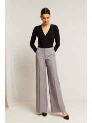 Stylove Spodnie w kolorze szarym rozmiar: S. Szare spodnie materiałowe Stylove, bez wzorów, z materiału. Za 194.95 zł.