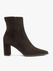 Bordowe wyższe botki ze skóry welurowej. Brązowe botki Ryłko, bez wzorów, ze skóry, eleganckie, za kostkę, bez obcasa, na słupku, bez zapięcia. Za 529.99 zł.