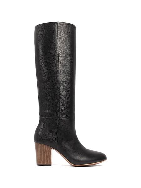 Loft37 Skórzane kozaki w kolorze czarnym rozmiar: 37. Czarne kozaki loft37, na zimę, bez wzorów, z materiału, bez obcasa, bez zapięcia. Za 505.13 zł.