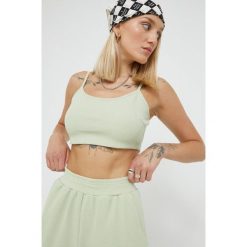 Sixth June top damski kolor zielony. Zielone topy Sixth June, l, bez wzorów, z dzianiny, bez kołnierzyka, bez ramiączek. W wyprzedaży za 57.99 zł.