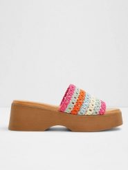 Aldo Klapki ze wzorem rozmiar: 40. Klapki Aldo, bez wzorów, klasyczne, z otwartym noskiem, bez obcasa, na koturnie, bez zapięcia. Za 130.99 zł.