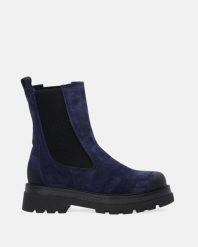 GRANATOWE SZTYBLETY Z ZAMSZU 13231 CAM PRUSIA. Botki Venezia, bez wzorów, ze skóry, bez obcasa, bez zapięcia. Za 389.00 zł.