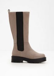 Kozaki. Czarne kozaki bonprix, bez wzorów, bez obcasa, bez zapięcia. Za 229.99 zł.