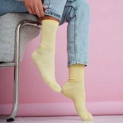 Zółte skarpetki damskie 1225. Żółte skarpetki Milena, bez wzorów, z bawełny. Za 16.90 zł.