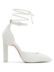 CALL IT SPRING Czółenka w kolorze białym rozmiar: 38. Białe czółenka Call it Spring, bez wzorów, klasyczne, bez obcasa, bez zapięcia. Za 126.99 zł.