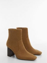 Mango Botki Gandy 57084389 Brązowy. Brązowe botki Mango, bez wzorów, ze skóry, bez obcasa, na słupku, bez zapięcia. Za 159.99 zł.