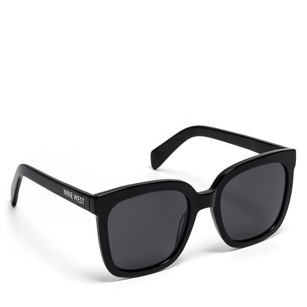 Okulary przeciwsłoneczne Nine West. Czarne okulary przeciwsłoneczne Nine West, bez wzorów. Za 129.99 zł.