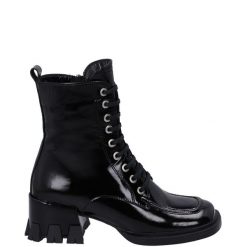 BOTKI ZE SKÓRY LAKIEROWANEJ 5171 BLACK. Czarne botki Venezia, bez wzorów, ze skóry, bez obcasa, bez zapięcia. Za 299.00 zł.