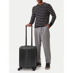 Walizka kabinowa Hunter. Czarne walizki Hunter. Za 299.99 zł.