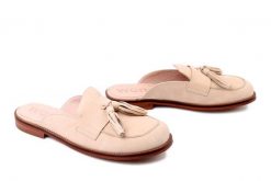 WONDERS A-4610 beig, klapki damskie. Brązowe klapki Wonders, bez wzorów, bez obcasa, bez zapięcia. Za 639.90 zł.