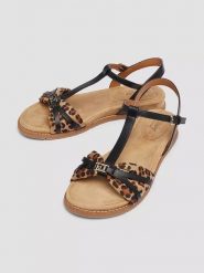 S.Oliver Sandały w kolorze jasnobrązowo-brązowym rozmiar: 37. Brązowe sandały S.Oliver, bez wzorów, klasyczne, z otwartym noskiem, bez obcasa, bez zapięcia. Za 162.11 zł.