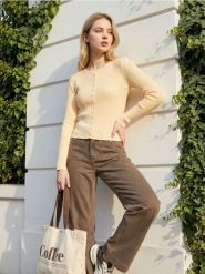 Wiskozowy kardigan - żółty. Żółte swetry Sinsay, l, bez wzorów, z wiskozy, bez ramiączek. Za 39.99 zł.