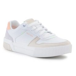 Buty Skechers Jade - Stylish Type 185092-WMLT białe. Białe buty treningowe bez wzorów, bez zapięcia, trekkingowe. Za 517.53 zł.