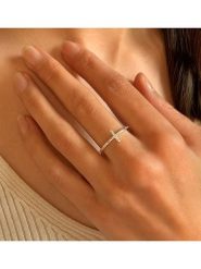 Les Favorites Srebrny pierścionek z cyrkoniami rozmiar: 56. Szare pierścionki Les Favorites, z cyrkonią, srebrne. Za 73.99 zł.