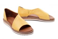 ARTIKER RELAKS 46C1015 żółty, sandały damskie. Żółte sandały Artiker Relaks, bez wzorów, ze skóry, bez obcasa, bez zapięcia. Za 259.90 zł.