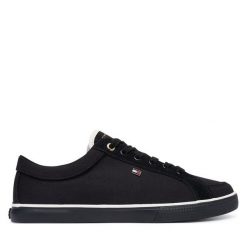 Tenisówki Tommy Hilfiger. Czarne trampki Tommy Hilfiger, bez wzorów, bez zapięcia. Za 329.99 zł.