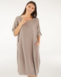 Sztruksowa sukienka midi. Brązowe sukienki Unisono, l, bez wzorów, ze sztruksu, bez kołnierzyka, bez ramiączek, midi. Za 239.00 zł.