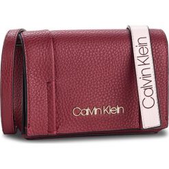 Torebka CALVIN KLEIN - City Leather Sml Fla K60K604481 628. Listonoszki marki Calvin Klein Jeans. W wyprzedaży za 419.00 zł.