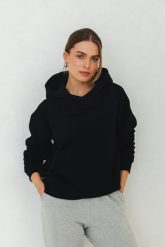 BLUZA RITA CZARNA M - Flawless. Czarne bluzy Flawless, na zimę, l, bez wzorów, z bawełny, bez ramiączek, bez kaptura. Za 339.00 zł.