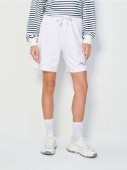 Dresowe szorty z napisem - kremowy. Białe szorty sportowe Sinsay, bez wzorów, z dresówki. Za 25.99 zł.