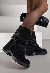 Czarne Botki Bikery Ozdobione Klamrami i Wywiniętą Cholewką Seride. Czarne botki Renee, bez wzorów, z jeansu, bez obcasa, na płaskiej podeszwie, bez zapięcia. Za 119.99 zł.